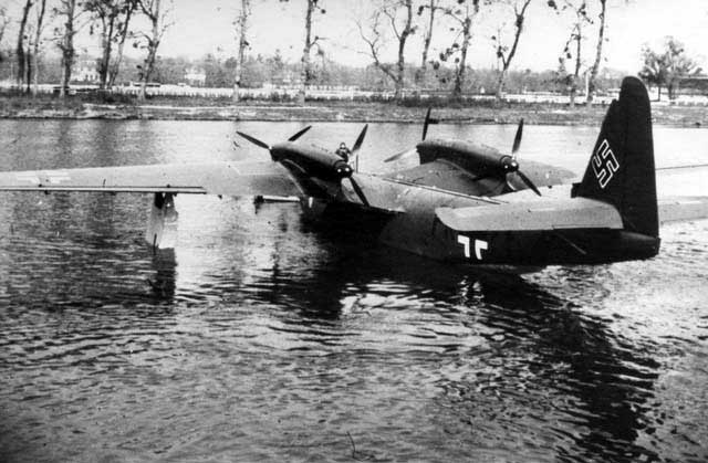 The Do-26V4 on the river Seine near Sartronville, France carrying the E-Stelle Travemünde markings PK # FF (Collection Franz Selinger, Ulm)