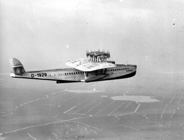 The Do-X in flight near Schiphol airport. This photo was taken from the Fokker C-V reconnaissance plane \'618\' flown by Lt. F. van Bremen and Lt. D.S. Asjes, who escorted the flying boat