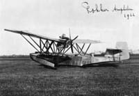 The B.1 amphibian on land. The hand written text on the picture is most likely from Anthony Fokker! 