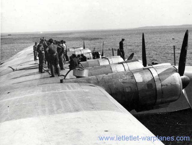 Also the size of the wings of the Laté 631 was impressive! We see here the plane being fueled up