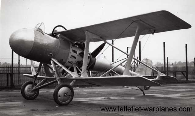 The almost completed Vickers 161 at Brooklands. Note the different tail shape when compared with the final version and the absence of the extra two vertical stabilizers