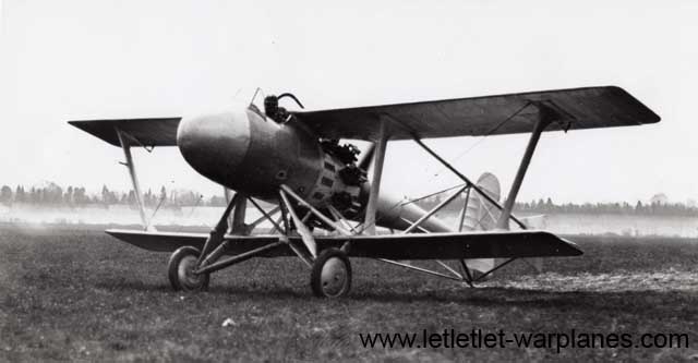 Test pilot Mutt Summers in the Vickers 161 during early taxi trials at Brooklands.