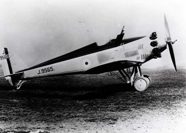 The Westland F.29/27 COW-gun fighter