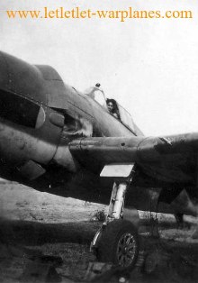 Hellcat warming up the engine, China Bay late 1944 [Paul Whiteing collection]