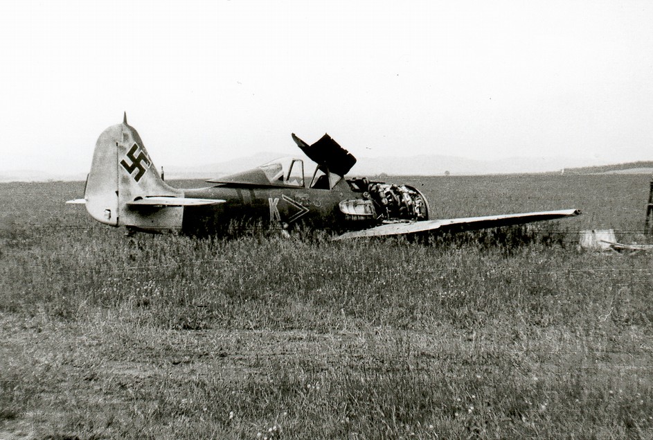 Subject of this build, Fw 190F-8, founded at the end of teh war (source photo http://www.vrtulnik.cz/ww2/protektorat-cb.htm)