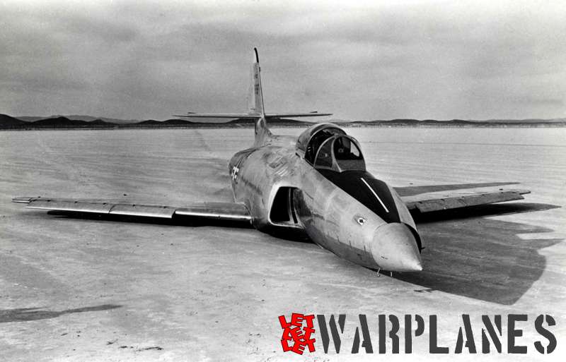 The second XF-90 prototype no. 46-688 was much less photographed than the first one, but as we can see it ever made a model wheels-up landing on the lake-bed near Edwards AFB.