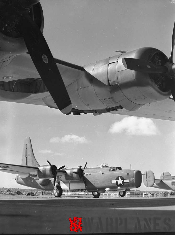 Consolidated PB4Y-2, factory, 9th November 1944. In front plane is visible engine of classic turbo compressor configuration.
